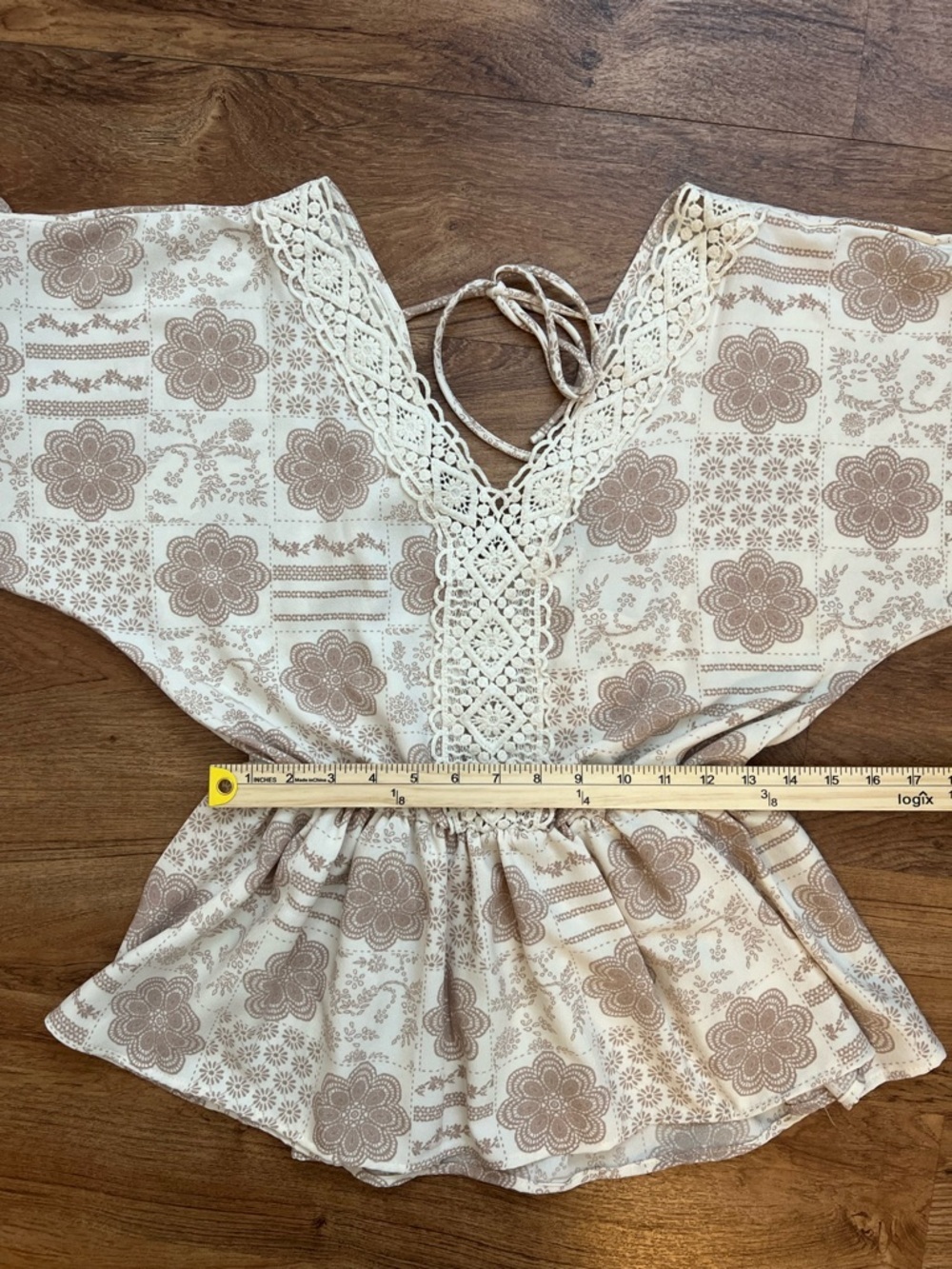 Daytrip Buckle Ivory Tan Boho Lace Peplum Top XS Buckle Floral Medallion Blouse - Picture 12 of 13
